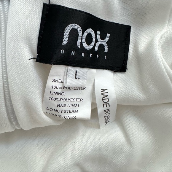 NWT Nox Anabel White Floral Embroidered Lace Maxi Skirt Crop Top Set size Large - Picture 12 of 13